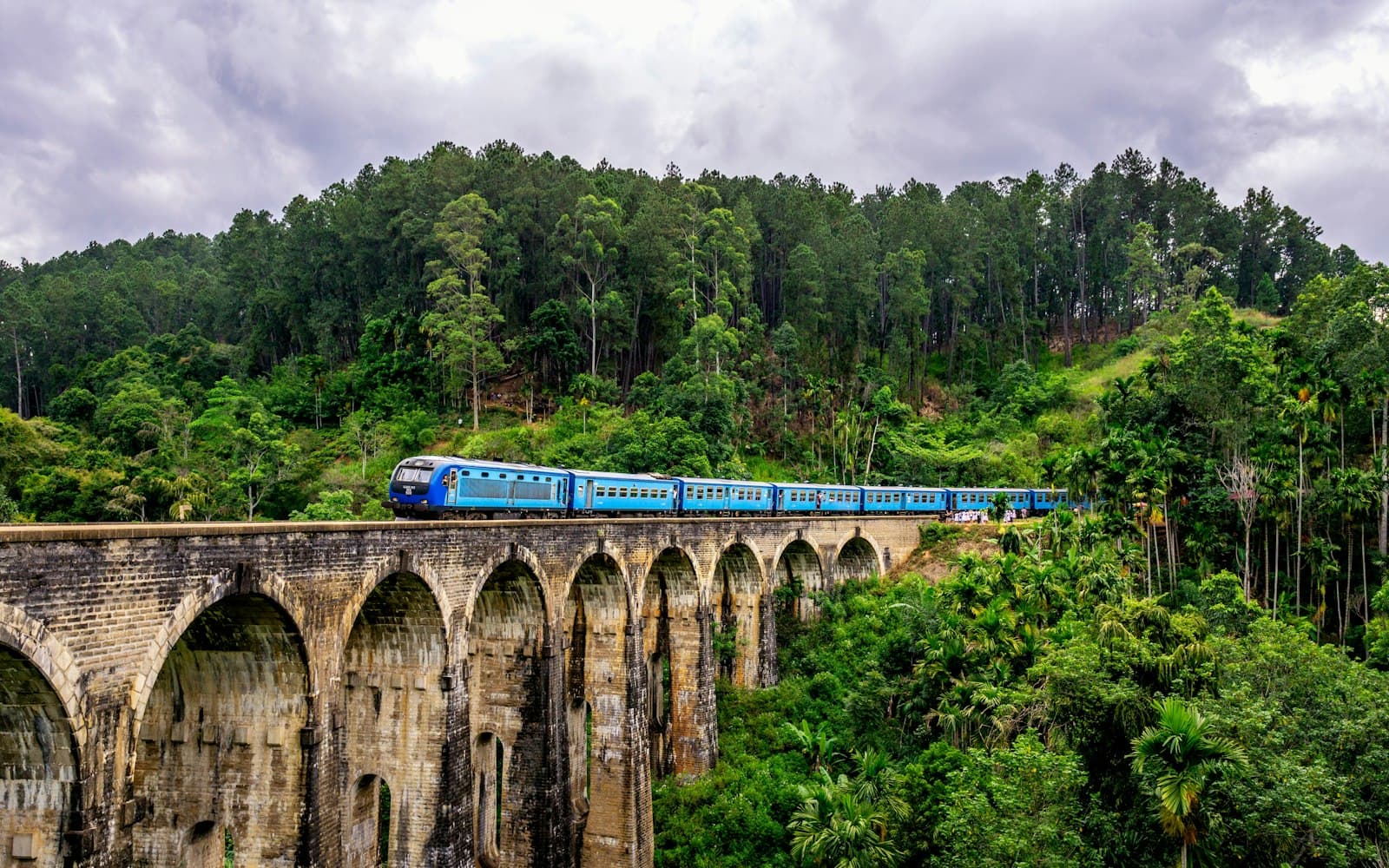 Taxi and vehicle hire covering scenic destinations across Sri Lanka